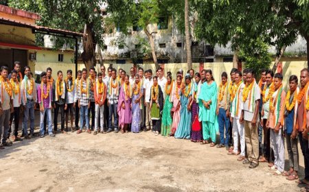 बीजापुर: नेमेड में 46 युवाओं और महिलाओं ने थामा कांग्रेस का हाथ, विधायक विक्रम मंडावी ने किया स्वागत
